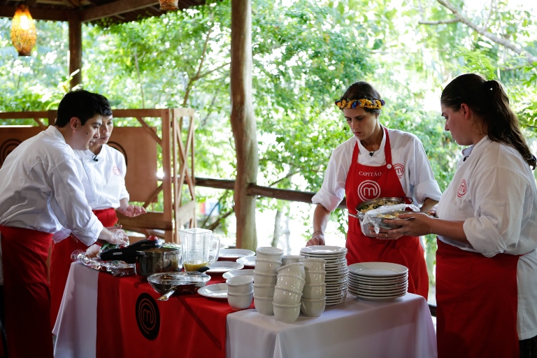 Equipe vermelha sob a égide de Aritana: apresentação para os convidados