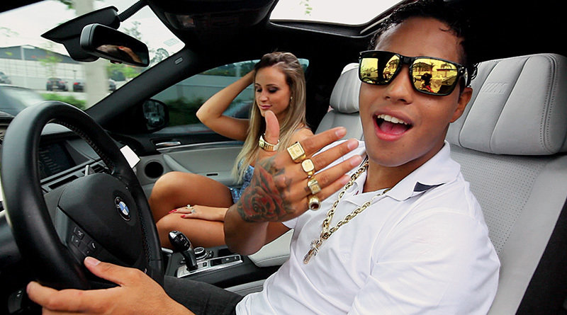 Música inédita de MC Daleste com MC Yoshi é divulgada na web; ouça ‘Deixa eu Ir’