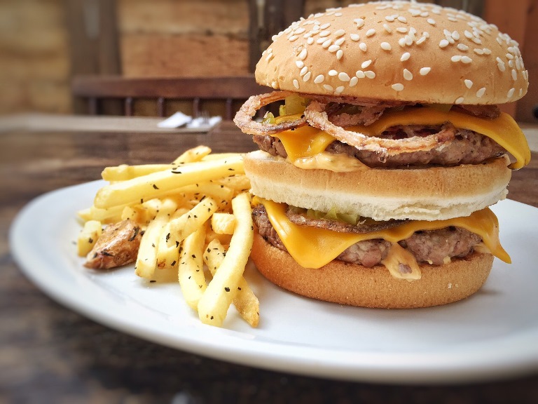 McDia Feliz tem um esquenta com hambúrgueres especiais