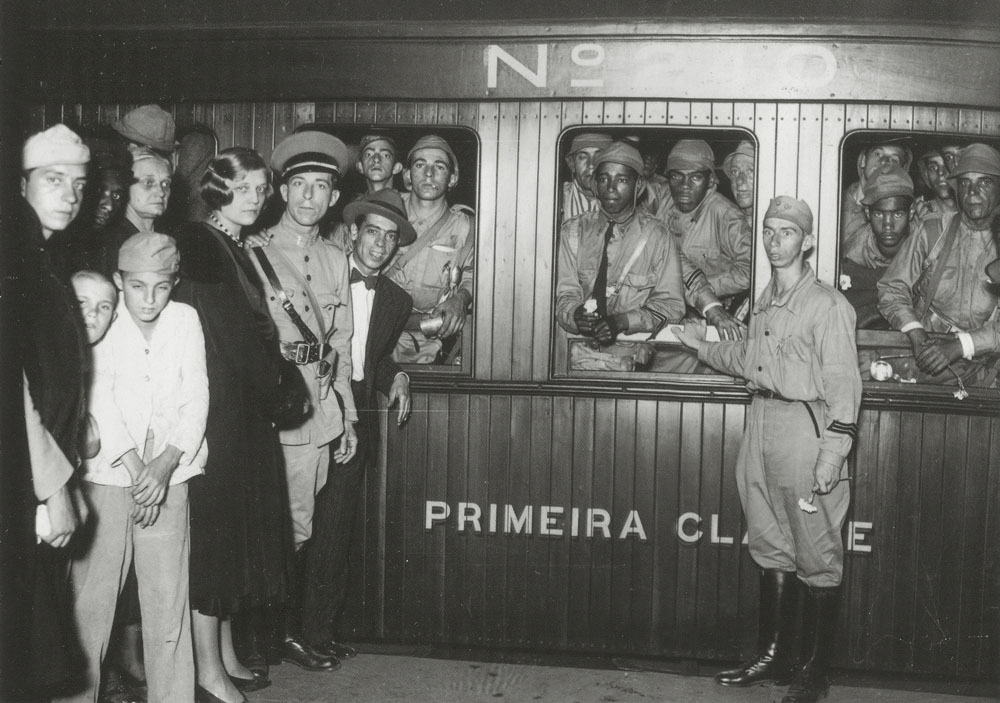 Livro recém-lançado reúne acervo da Fundação Energia e Saneamento