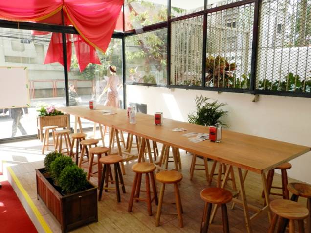 Para comer e beber: o Espaço Gourmet, dentro do Mercadinho Chic, serve lanches e refeições elaborados por novos chefs Para comer e beber: o Espaço Gourmet, dentro do Mercadinho Chic, serve lanches e refeições elaborados por novos chefs