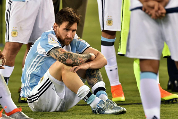 Argentina sofre derrota na final da Copa América, perde Messi e torcida brasileira não perde a piada