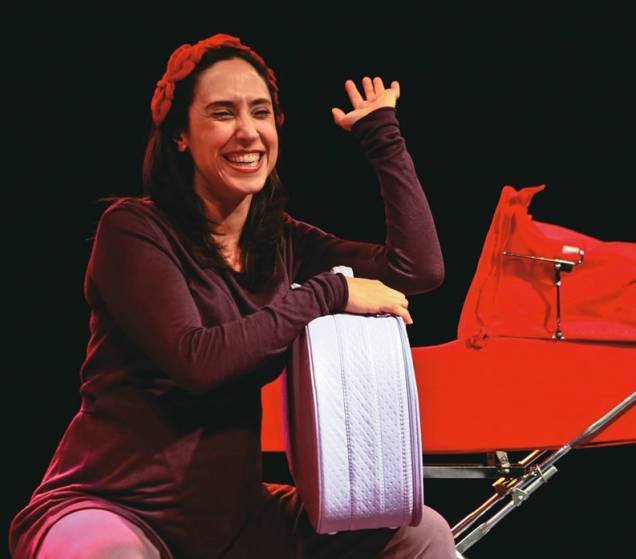 A atriz: doze personagens em situações embaraçosas e engraçadas A atriz: doze personagens em situações embaraçosas e engraçadas