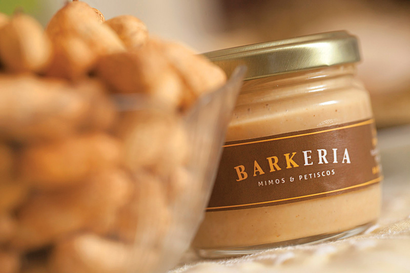 Barkeria: empresa carioca vende pasta de amendoim e outros petiscos para pets