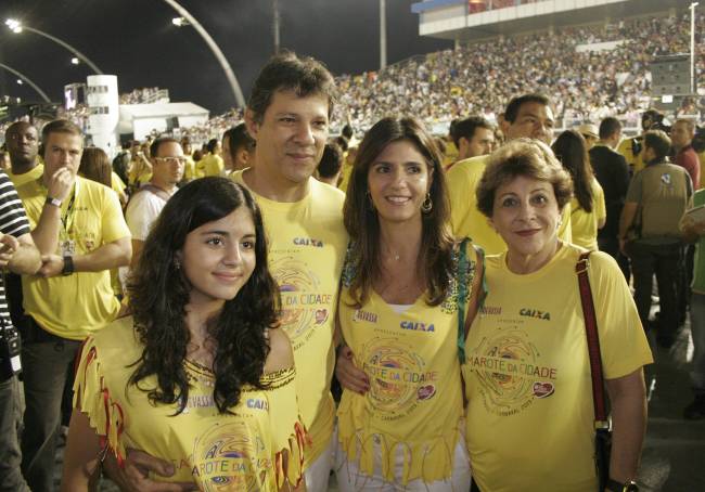 Prefeito Fernando Haddad e família no Sambódromo do Anhembi