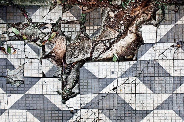 Quem é responsável pela manutenção das calçadas?