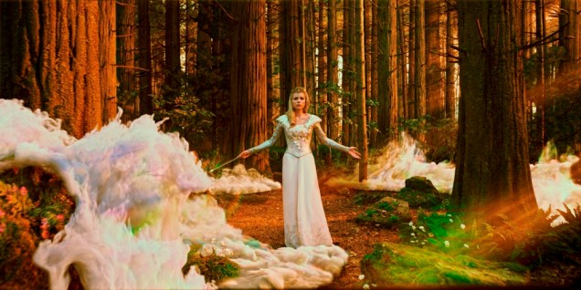 Michelle Williams em Oz - Mágico e Poderoso: papel da benevolente e piedosa Glinda, a Bruxa do Sul Michelle Williams em Oz - Mágico e Poderoso: papel da benevolente e piedosa Glinda, a Bruxa do Sul