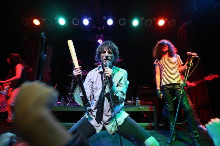 Irmão lança livro sobre Joey Ramone no Conjunto Nacional