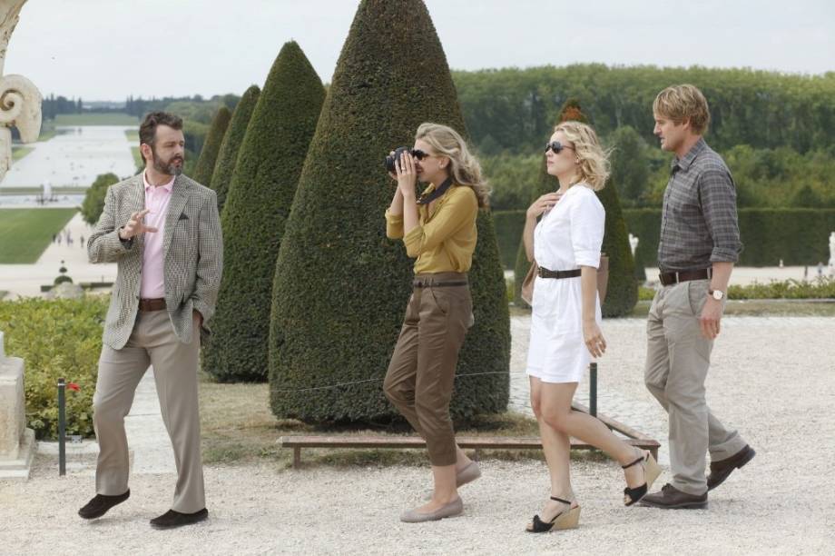 Meia-Noite em Paris: comédia romântica escrita e dirigida por Woody Allen Meia-Noite em Paris: comédia romântica escrita e dirigida por Woody Allen