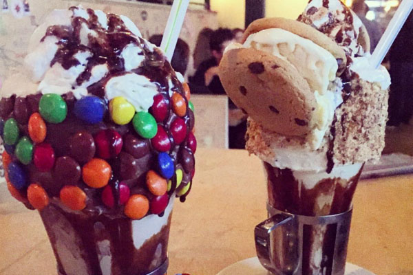 Lanchonete leva internet à loucura com os milk-shakes mais incríveis do mundo