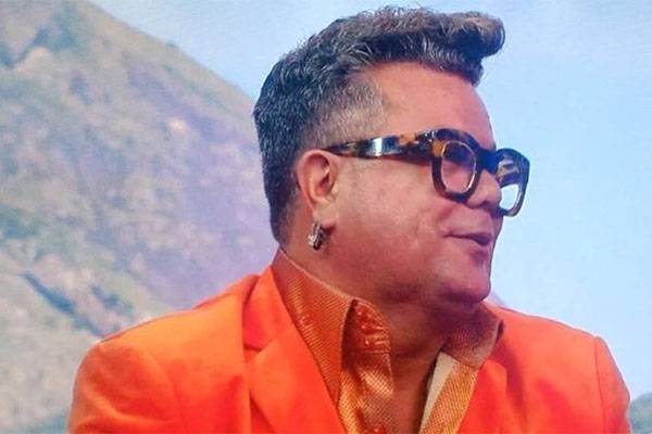 Comentarista da Globo, Milton Cunha é criticado por carnavalesco e vira meme na internet
