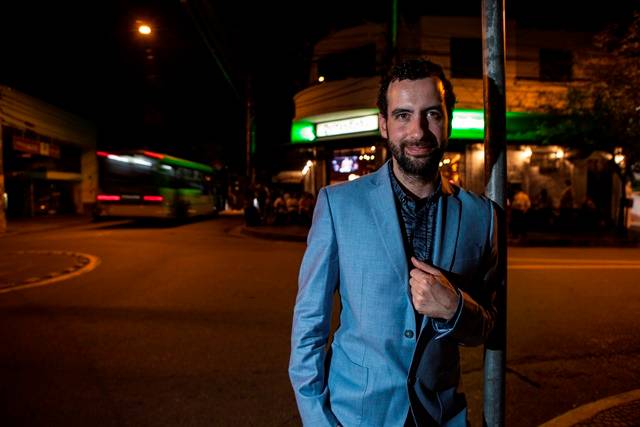 “Drogas não são um problema para Amsterdã”, diz Mirik Milan, prefeito da noite da capital da Holanda