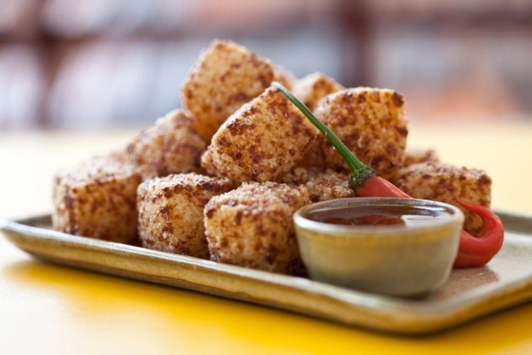 Receita: dadinhos de tapioca com queijo de coalho do Mocotó