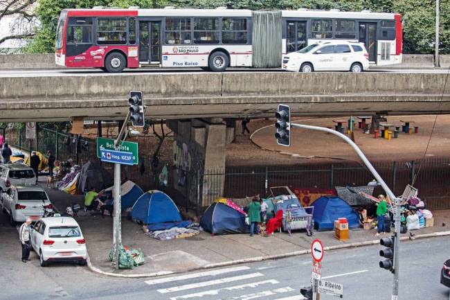 Praça 14 bis - barracas - moradores de rua