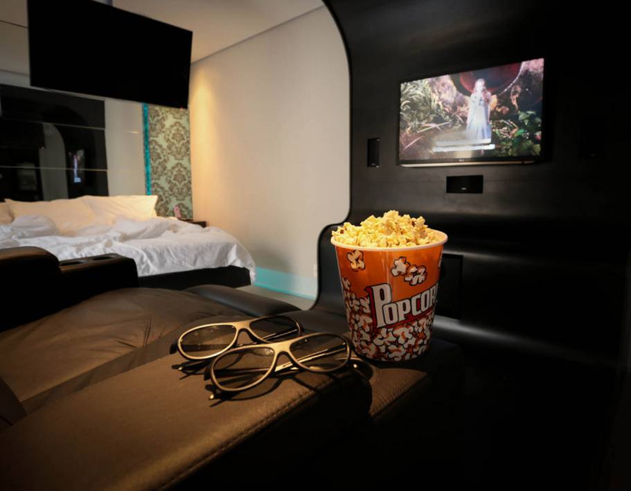 Guia contrata testador de motéis