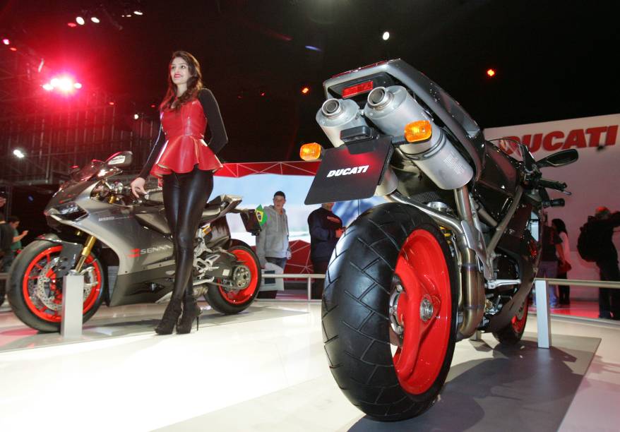 Marca Ducati lança a 1199 Panigale S Senna uma edição especial em homenagem piltoto brasileiro - ainda sem valor definido