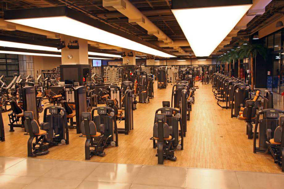 Sala de musculação: durante o treino, painéis eletrônicos espalhados pela sala transmitem dicas de nutrição Sala de musculação: durante o treino, painéis eletrônicos espalhados pela sala transmitem dicas de nutrição