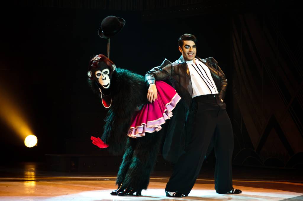 Jarbas Homem de Mello é o mestre de cerimônias do espetáculo Cabaret Jarbas Homem de Mello é o mestre de cerimônias do espetáculo Cabaret