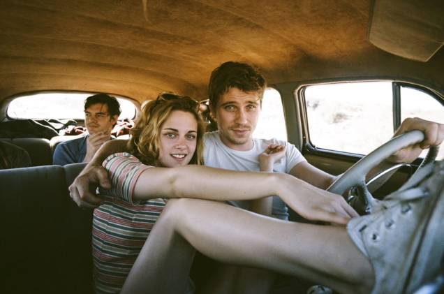 Sam Riley, Kristen Stewart e Garrett Hedlund: drama tenta transmitir o espírito libertário da geração beat Sam Riley, Kristen Stewart e Garrett Hedlund: drama tenta transmitir o espírito libertário da geração beat