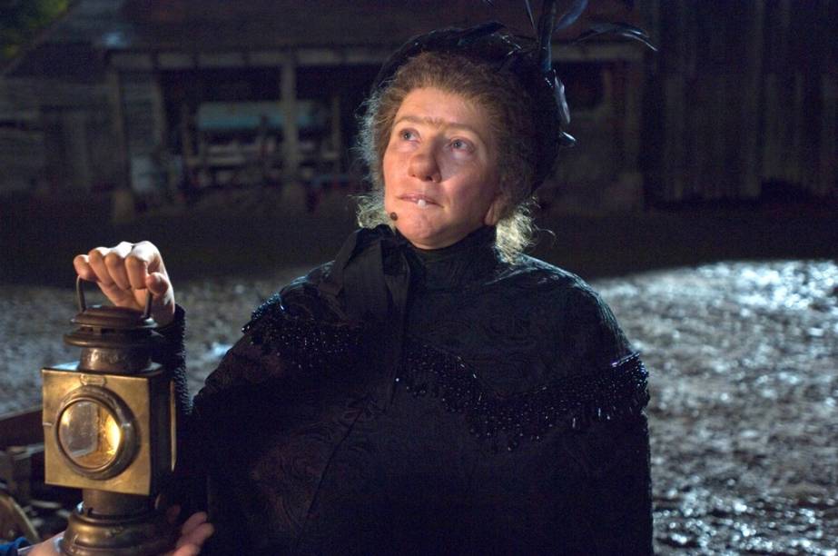 A atriz Emma Thompson é a roteirista e protagonista do filme A atriz Emma Thompson é a roteirista e protagonista do filme