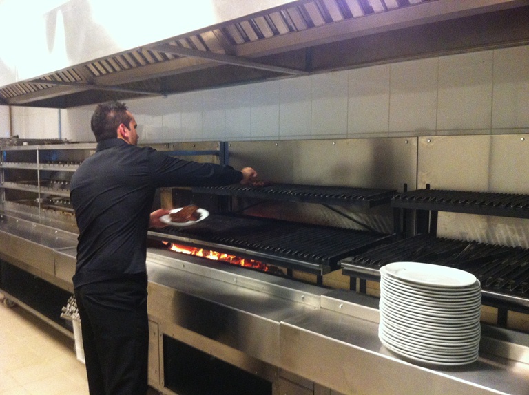 Grelha em estilo argentino: primeiro teste (Foto: Arnaldo Loren&ccedil;ato)