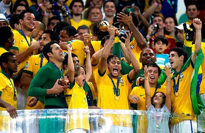 “A taça do mundo é nossa! Com brasileiro não há quem possa!” – A Seleção Brasileira e o controle das emoções