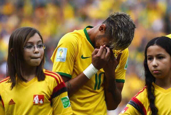 As piadas e reações na internet sobre o Brasil x México