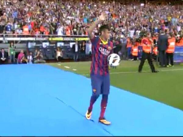 Neymar se apresenta no Barcelona; veja a repercussão nas redes sociais