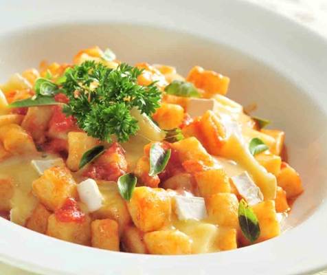 Receita: nhoque ao molho de tomate com queijo brie
