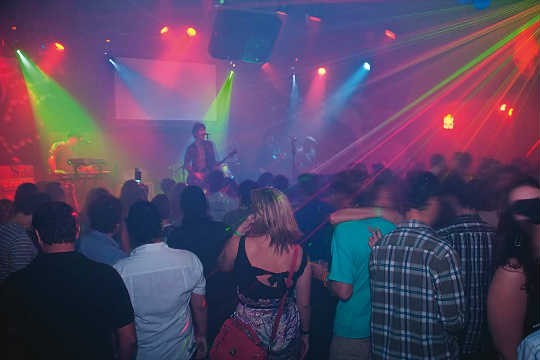 Beco 203: balada trazida de Porto Alegre vira reduto do para fãs de indierock Beco 203: balada trazida de Porto Alegre vira reduto do para fãs de indierock