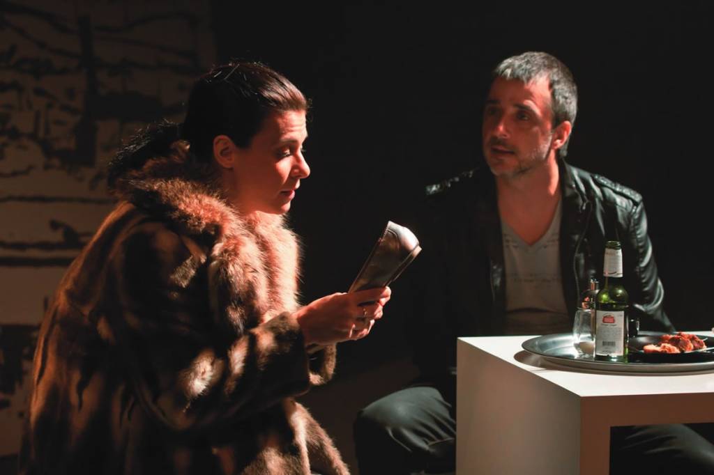 Flávia Zillo e Joelson Medeiros protagonizam o drama O Bom Canário Flávia Zillo e Joelson Medeiros protagonizam o drama O Bom Canário