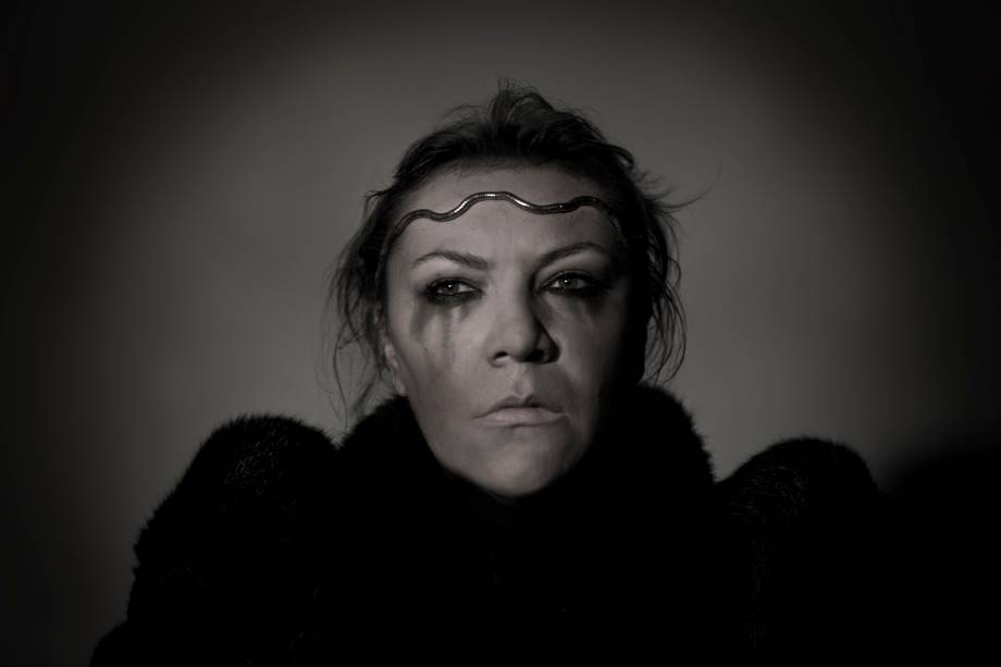 Juliana Galdino em <em>Oresteia I</em>, parte do projeto Peep Classic Ésquilo Juliana Galdino em <em>Oresteia I</em>, parte do projeto Peep Classic Ésquilo