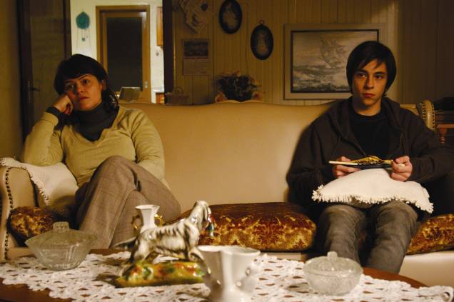 Os Famosos e os Duendes da Morte: filme marca a estreia do diretor paulistano Esmir Filho nas telonas Os Famosos e os Duendes da Morte: filme marca a estreia do diretor paulistano Esmir Filho nas telonas