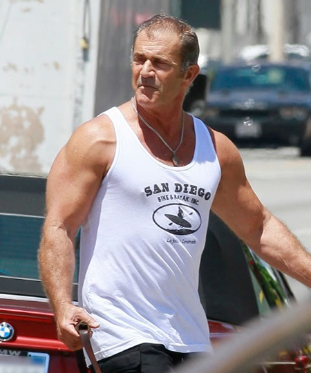os-mercenarios-3-mel-gibson-no-set-19ago2013