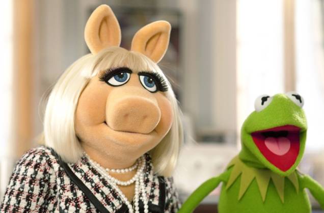 Kermit quer reunir os amigos para tentar salvar o Teatro Muppets: Miss Piggy virou uma respeitada editora de moda da Vogue Paris Kermit quer reunir os amigos para tentar salvar o Teatro Muppets: Miss Piggy virou uma respeitada editora de moda da Vogue Paris