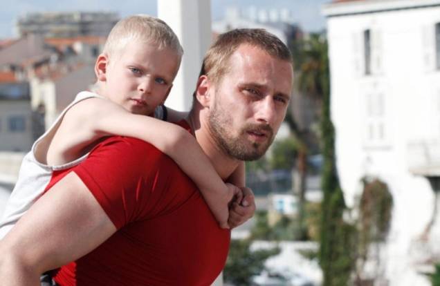 Ferrugem e Osso: Alain (Matthias Schoenaerts) e o filho Ferrugem e Osso: Alain (Matthias Schoenaerts) e o filho