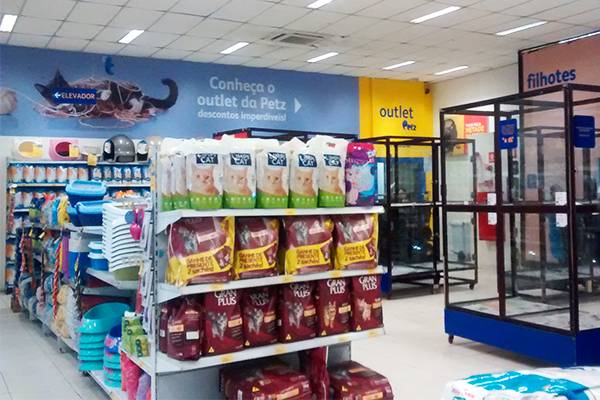 Visitamos o outlet de produtos para pets na capital e dizemos se as ofertas valem a pena