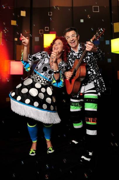 A dupla Sandra Peres e Paulo Tatit em show do Palavra Cantada A dupla Sandra Peres e Paulo Tatit em show do Palavra Cantada