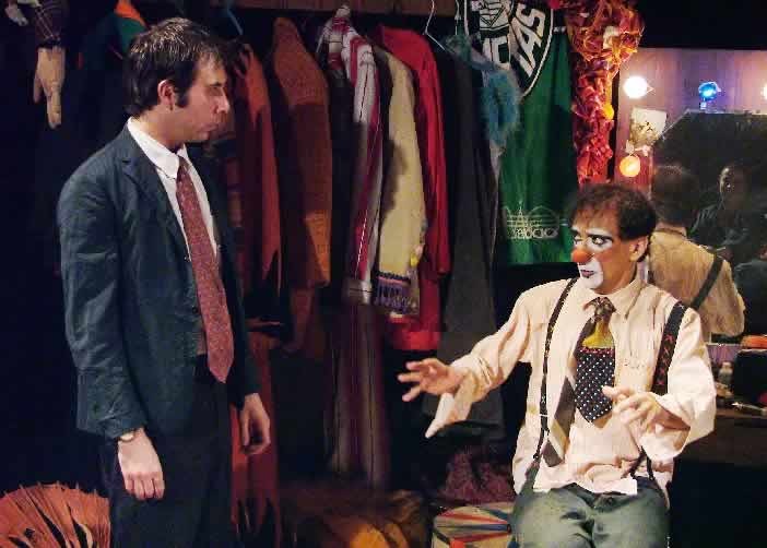 No Galpão do Folias: os atores Danilo Grangheia e Dagoberto Feliz protagonizam a tragicomédia Palhaços No Galpão do Folias: os atores Danilo Grangheia e Dagoberto Feliz protagonizam a tragicomédia Palhaços