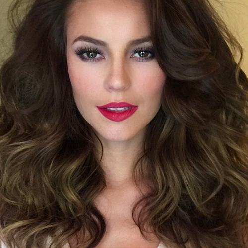 Paola Oliveira faz primeira aparição desde repercussão de cena sensual