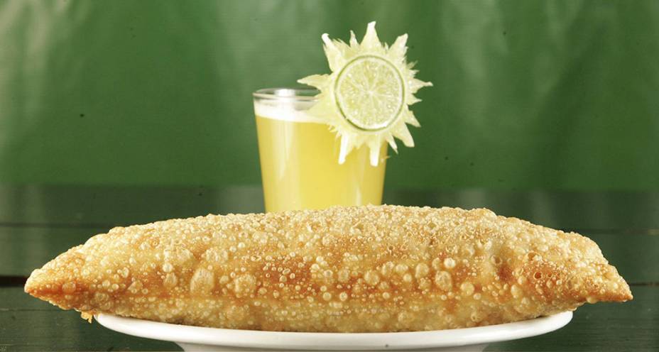 Pastel de carne com 30 centímetros de comprimento Pastel de carne com 30 centímetros de comprimento