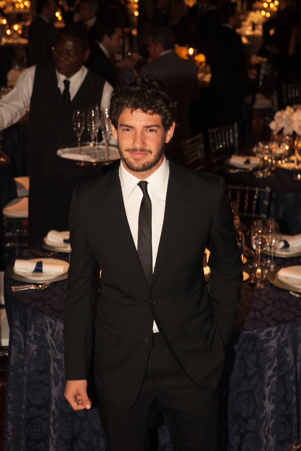 Pato volta a ser modelo ao lado de Yasmin Brunet