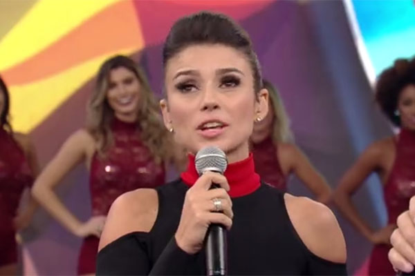 Paula Fernandes se irrita com violão desafinado e solta palavrão no Domingão do Faustão