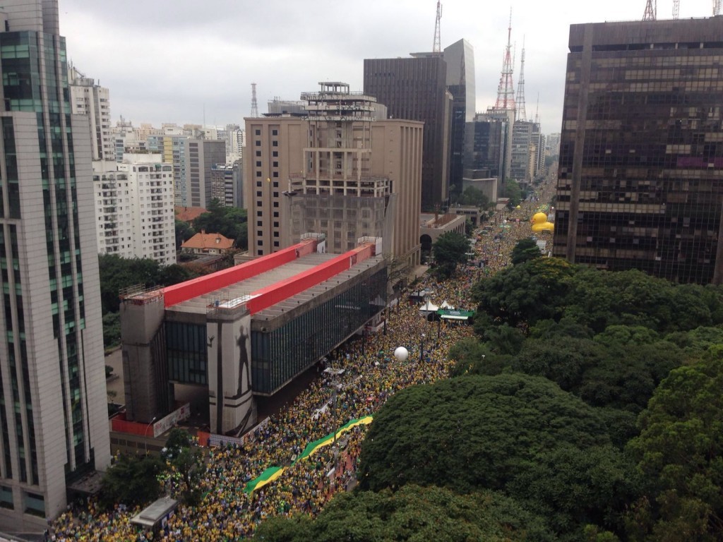 Avenida Paulista: vista do alto de um pr&eacute;dio na altura da rua Peixoto Gomide (Foto: Alexandre Nobeschi)