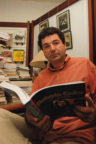 Nova biografia de Roberto Carlos escrita por Paulo César Araújo será publicada pela editora Record