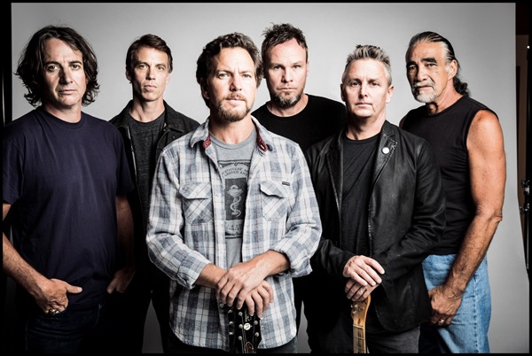 pearl-jam-danny-clinch