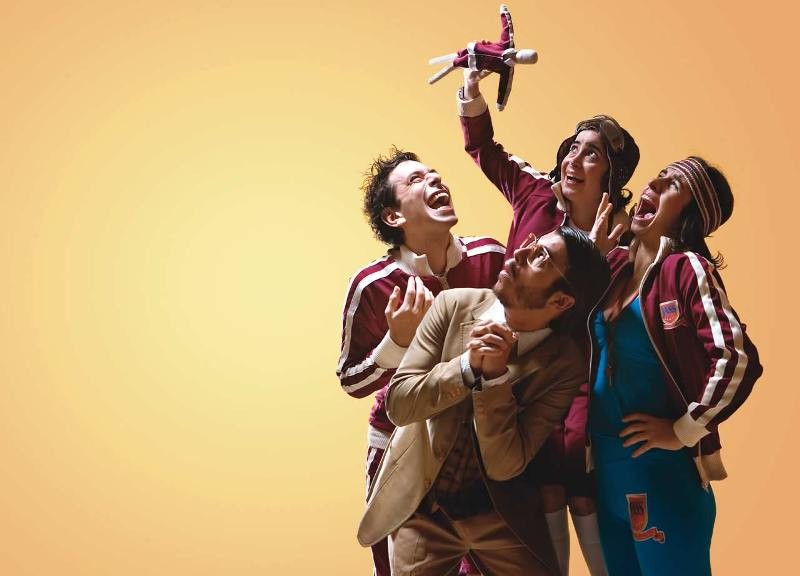 Carlos Baldim (à frente), Pedro Guilherme, Paula Arruda e Thaís Medeiros: elenco coeso diverte a plateia Carlos Baldim (à frente), Pedro Guilherme, Paula Arruda e Thaís Medeiros: elenco coeso diverte a plateia