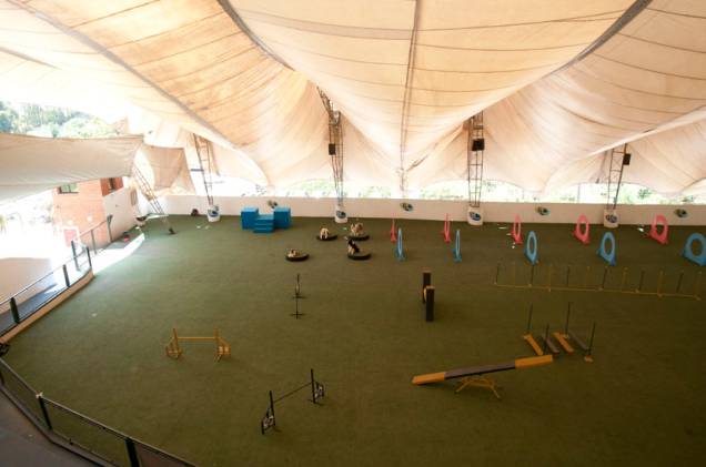 Pet Memorial possui um espaço projetado para treinamento de cães (Pista de Agility) Pet Memorial possui um espaço projetado para treinamento de cães (Pista de Agility)