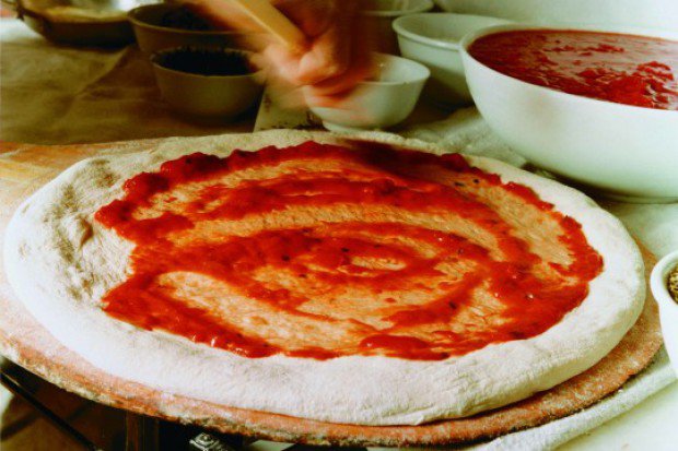 Receita: massa de pizza, da Bráz