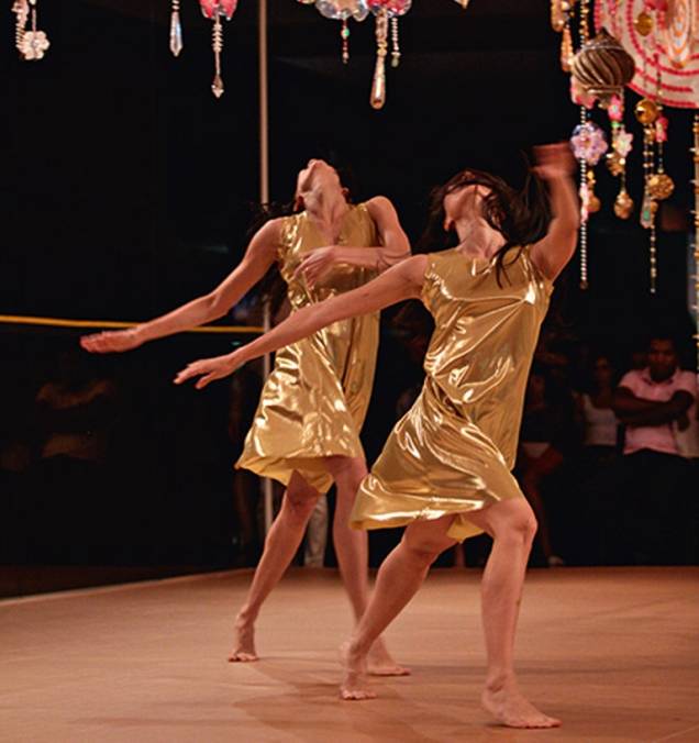 Bailarinas da Companhia Márcia Millhazes em Camélia Bailarinas da Companhia Márcia Millhazes em Camélia